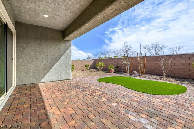 640 Longfeather Street, Henderson, NV 89011