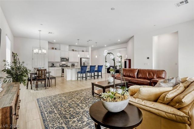 640 Longfeather Street, Henderson, NV 89011