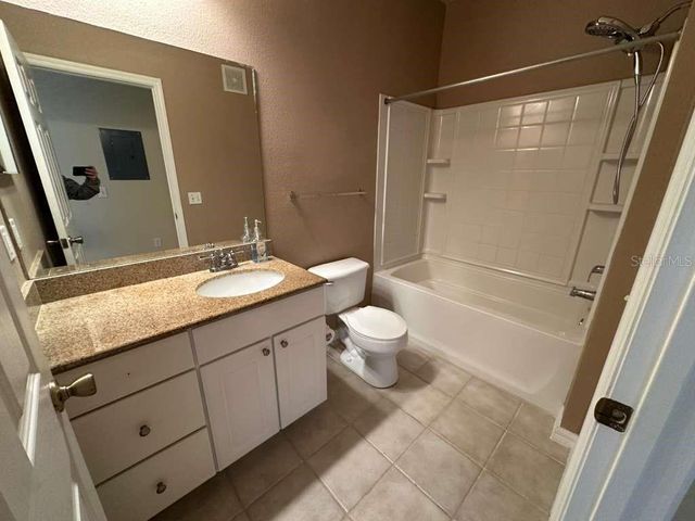 225 SOUTHERN PECAN CIRCLE 208, Winter Garden, FL 34787