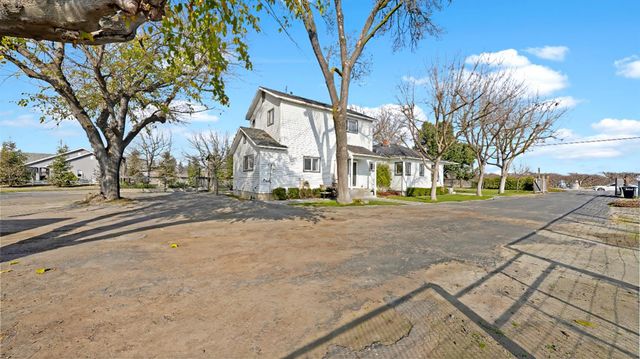 41709 Road 52, Reedley, CA 93654