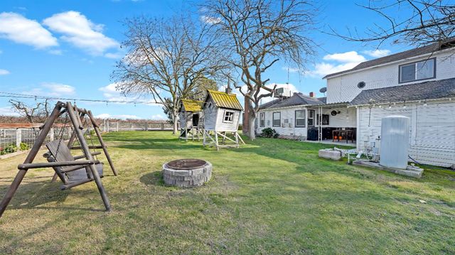 41709 Road 52, Reedley, CA 93654