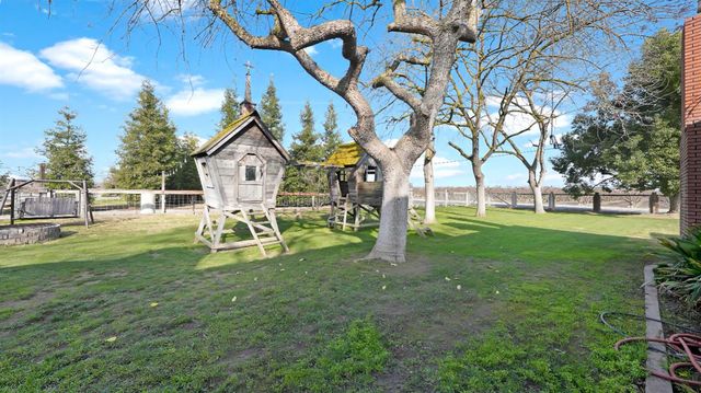 41709 Road 52, Reedley, CA 93654