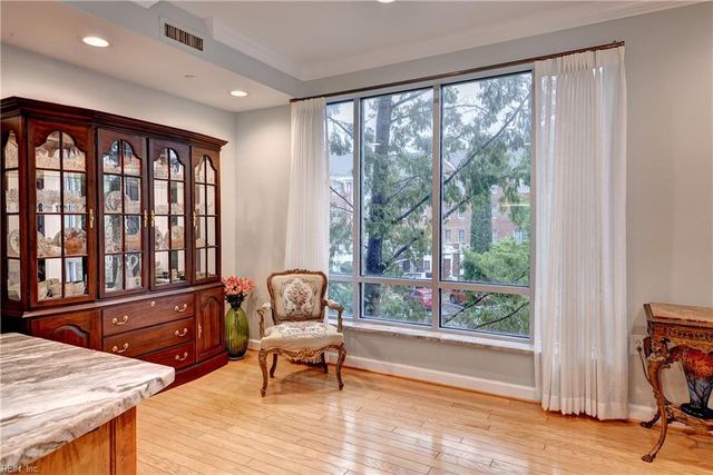 2209 William Styron Sq S, Newport News, VA 23606