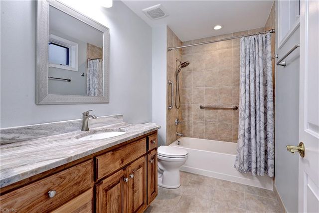 2209 William Styron Sq S, Newport News, VA 23606