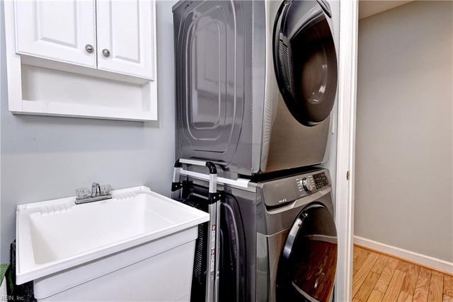 2209 William Styron Sq S, Newport News, VA 23606
