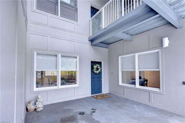2209 William Styron Sq S, Newport News, VA 23606