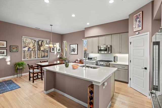 1728 Callejon Melinda, Santa Fe, NM 87501