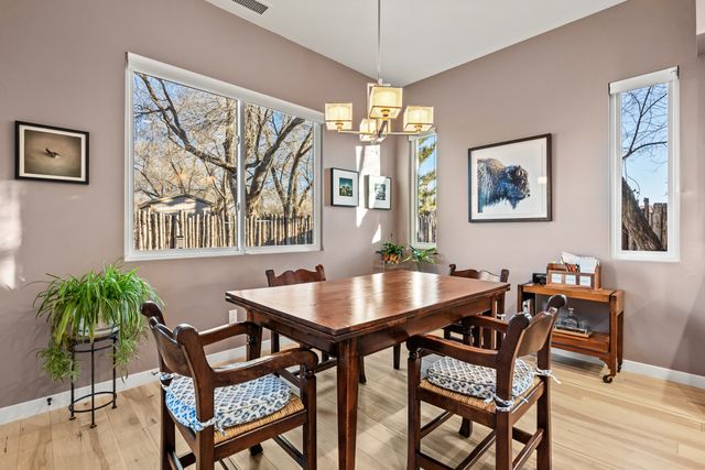 1728 Callejon Melinda, Santa Fe, NM 87501