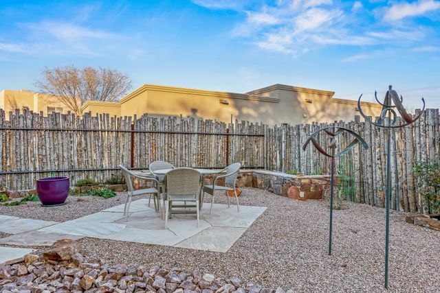 1728 Callejon Melinda, Santa Fe, NM 87501