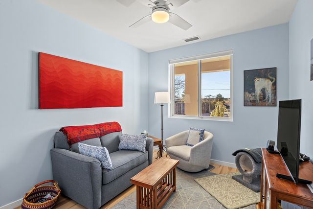 1728 Callejon Melinda, Santa Fe, NM 87501