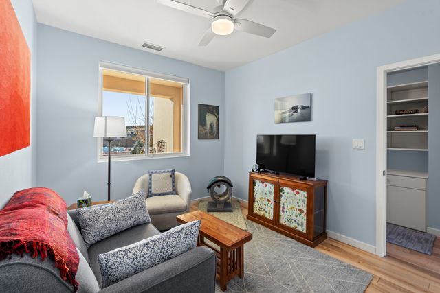 1728 Callejon Melinda, Santa Fe, NM 87501