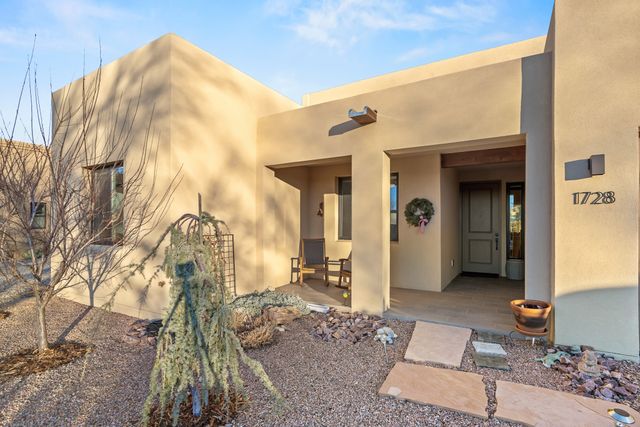 1728 Callejon Melinda, Santa Fe, NM 87501