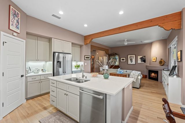 1728 Callejon Melinda, Santa Fe, NM 87501