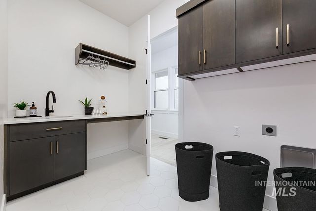 5805 E Prominence Dr, Boise, ID 83716