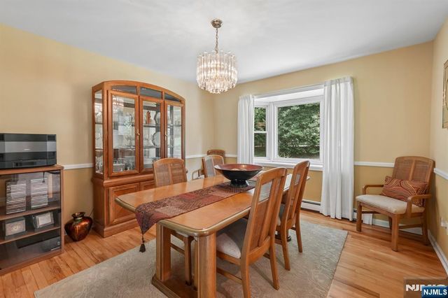 36 Stonefence Road, Oakland, NJ 07436