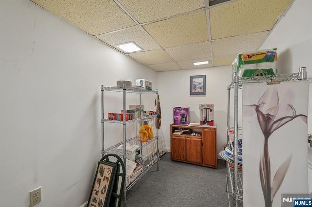 36 Stonefence Road, Oakland, NJ 07436