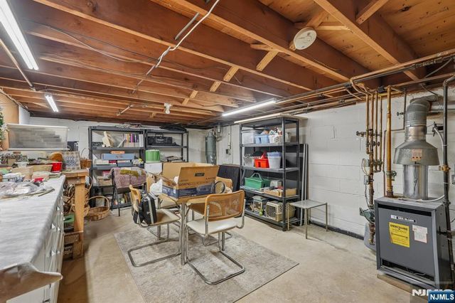 36 Stonefence Road, Oakland, NJ 07436