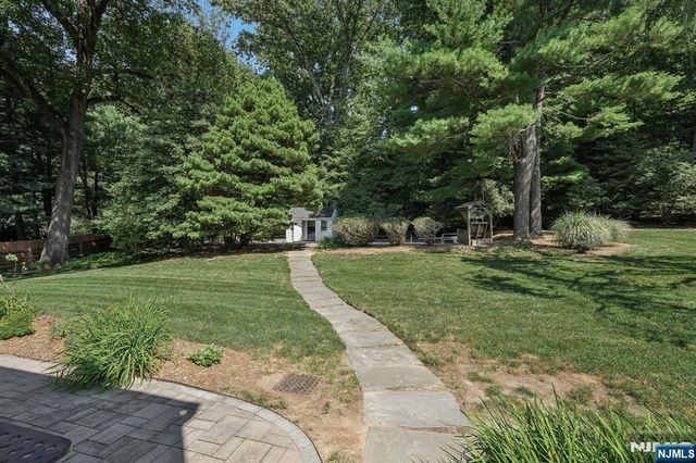 36 Stonefence Road, Oakland, NJ 07436