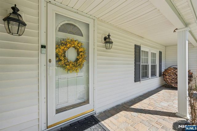 36 Stonefence Road, Oakland, NJ 07436