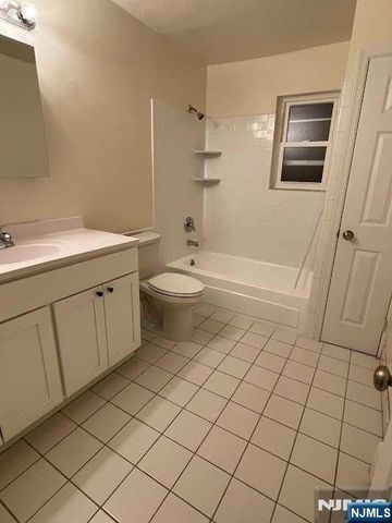 636 Godwin Avenue 9B, Midland Park, NJ 07432