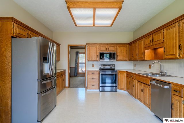 14465 Patrick Avenue, Omaha, NE 68116