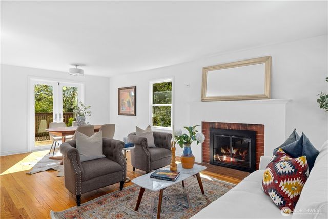 3020 36th Avenue W, Seattle, WA 98199