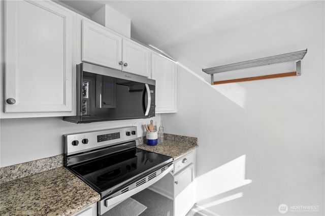 3020 36th Avenue W, Seattle, WA 98199