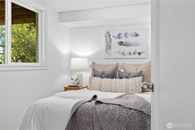 3020 36th Avenue W, Seattle, WA 98199