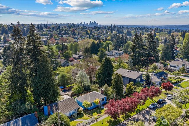 3020 36th Avenue W, Seattle, WA 98199