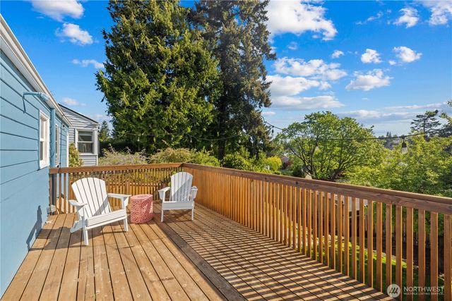 3020 36th Avenue W, Seattle, WA 98199