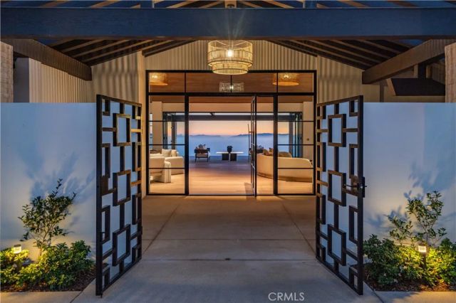 71 Crest Road East, Rolling Hills, CA 90274