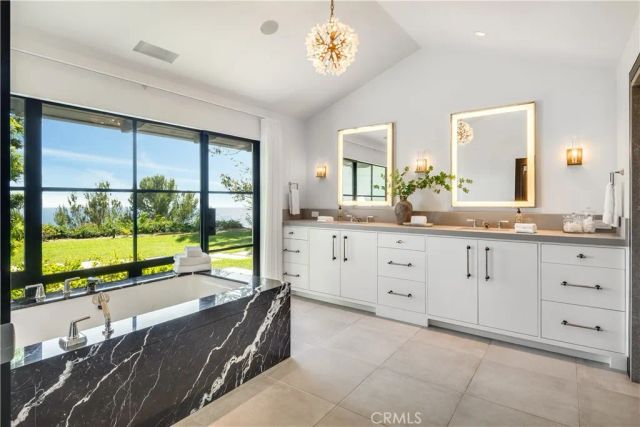 71 Crest Road East, Rolling Hills, CA 90274