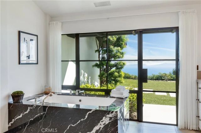 71 Crest Road East, Rolling Hills, CA 90274