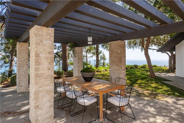 71 Crest Road East, Rolling Hills, CA 90274