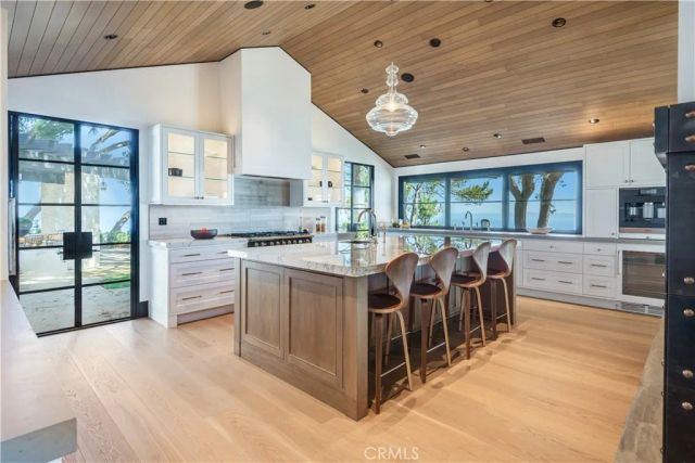71 Crest Road East, Rolling Hills, CA 90274