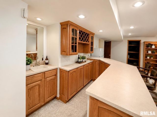 1216 W Cayman Cove, Peoria, IL 61615