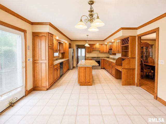 1216 W Cayman Cove, Peoria, IL 61615