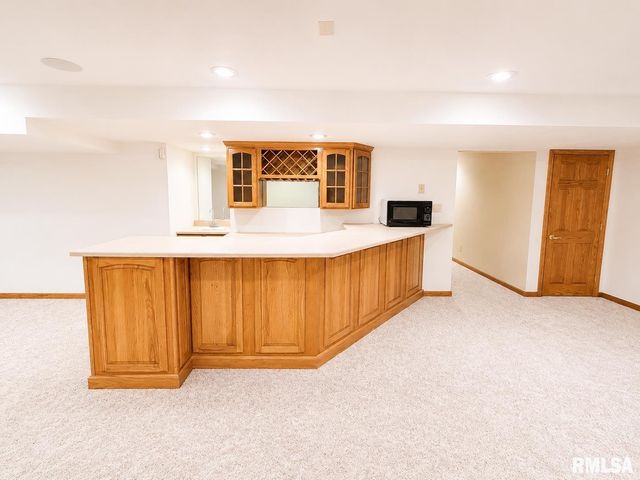 1216 W Cayman Cove, Peoria, IL 61615