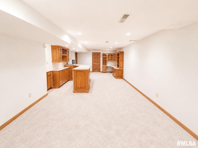 1216 W Cayman Cove, Peoria, IL 61615