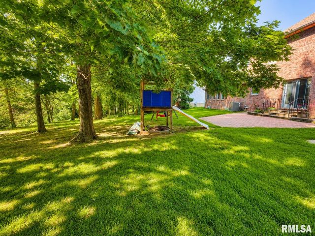 1216 W Cayman Cove, Peoria, IL 61615