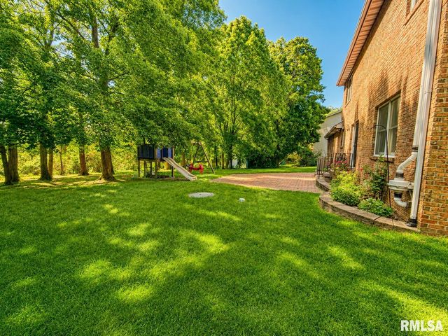 1216 W Cayman Cove, Peoria, IL 61615