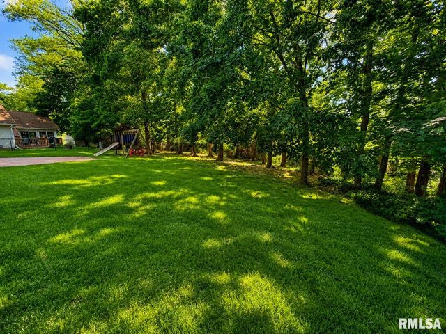 1216 W Cayman Cove, Peoria, IL 61615