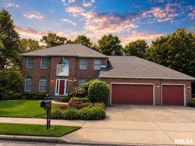 1216 W Cayman Cove, Peoria, IL 61615