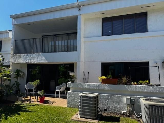 21300 San Simeon Way 01, Miami, FL 33179