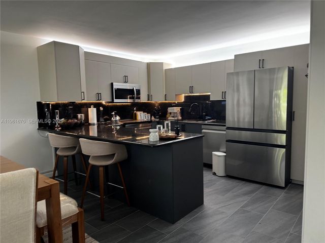 21300 San Simeon Way 01, Miami, FL 33179