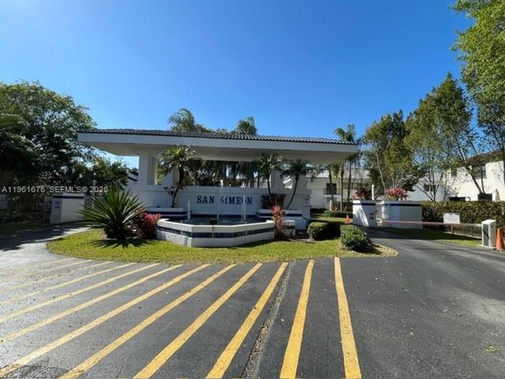 21300 San Simeon Way 01, Miami, FL 33179
