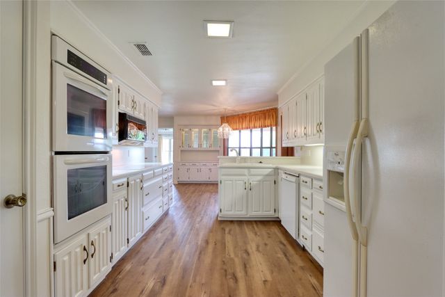 1113 Mockingbird Circle, Ennis, TX 75119