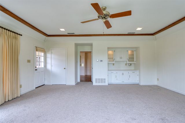 1113 Mockingbird Circle, Ennis, TX 75119
