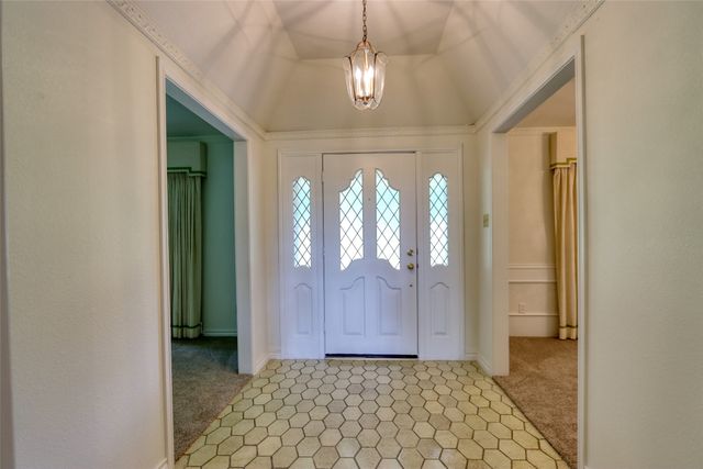 1113 Mockingbird Circle, Ennis, TX 75119