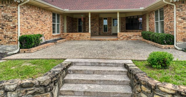 1113 Mockingbird Circle, Ennis, TX 75119